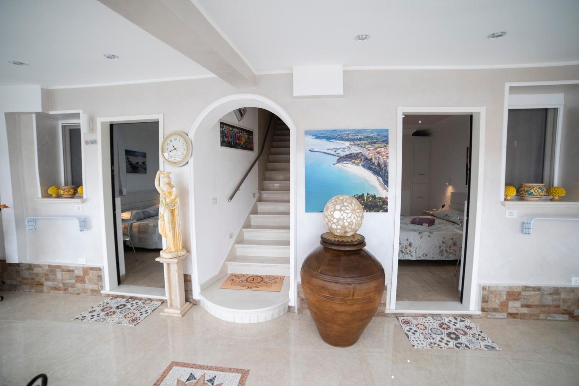 La Perla Del Tirreno Bed and Breakfast Tropea Exteriör bild