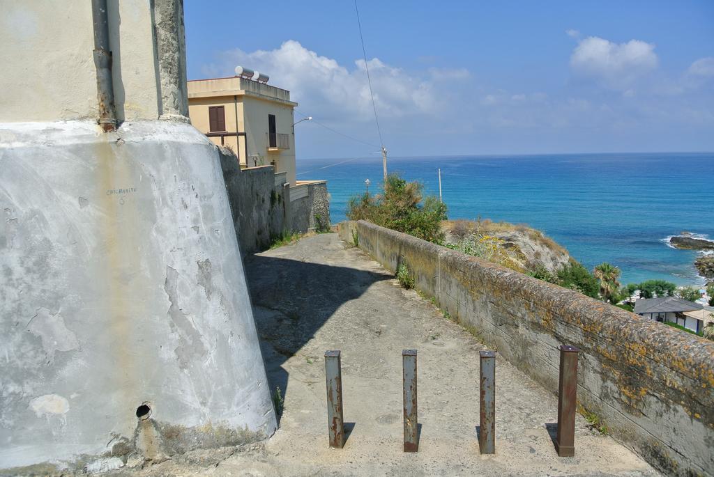 La Perla Del Tirreno Bed and Breakfast Tropea Exteriör bild
